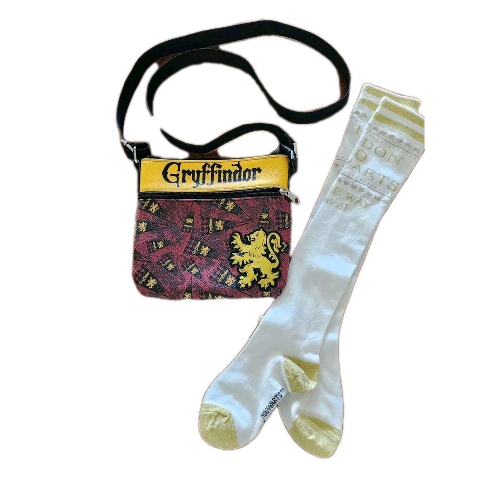 Loungefly HARRY POTTER GRYFFINDOR Crossbody Bag & New Hogwarts Express Socks